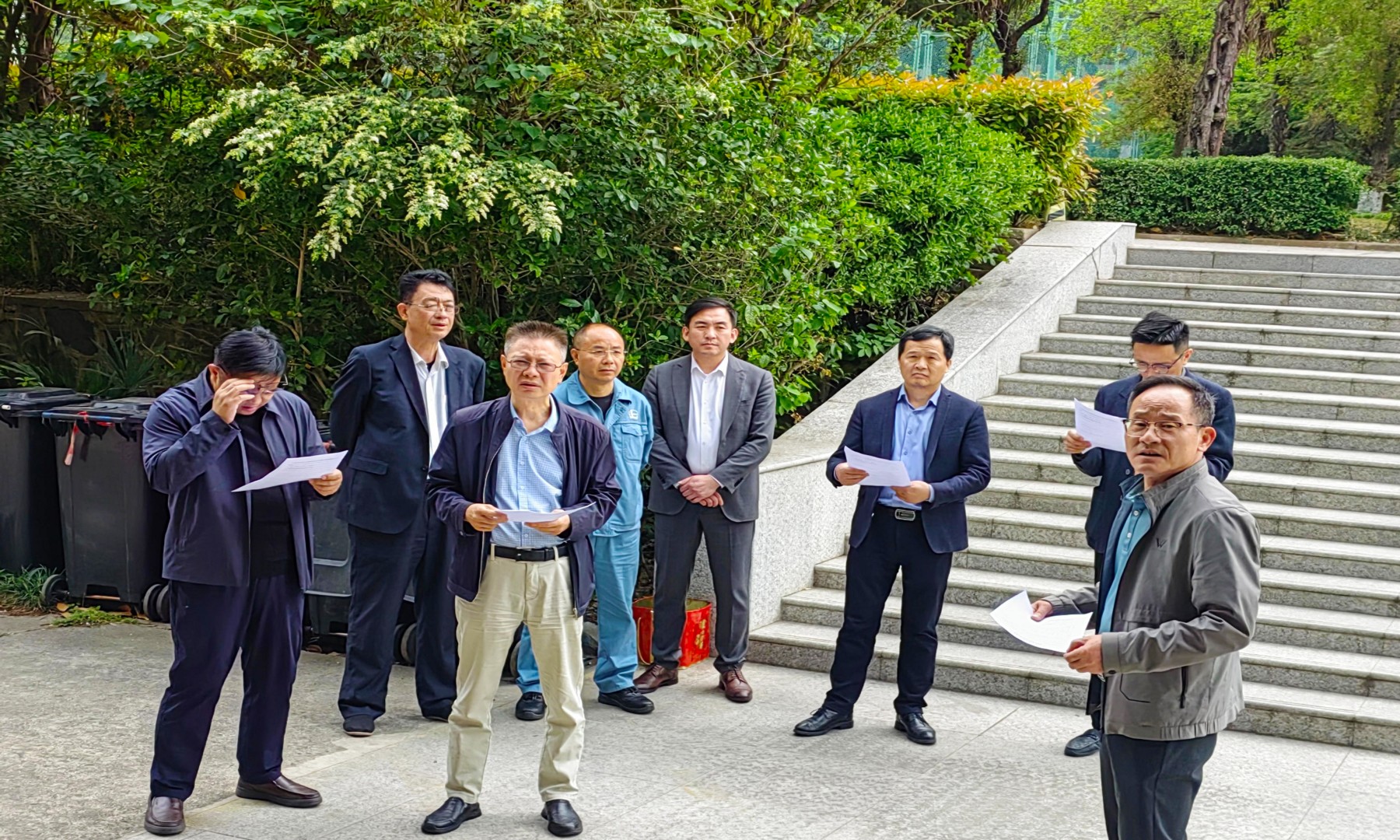 院、石化、酒店领导观摩,通知演练开始.jpg 院、石化、酒店领导观摩,通知演练开始.jpg