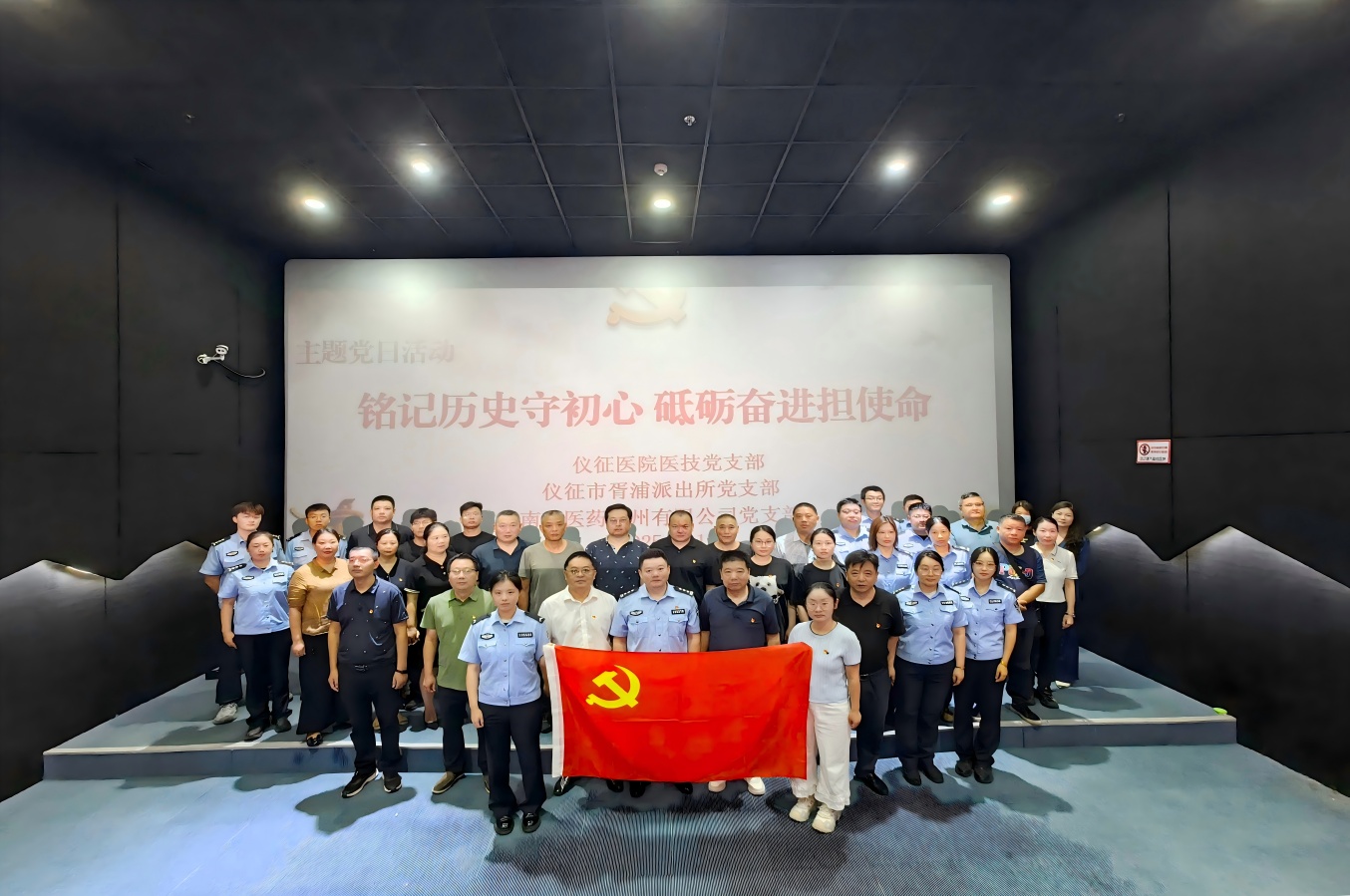 曹超摄3(1).jpg